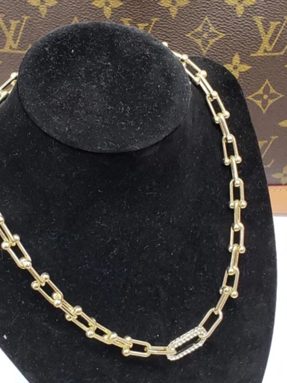 Gold-Plated Necklace with Authentic Louis Vuitton Padlock - Picture 6 of 6